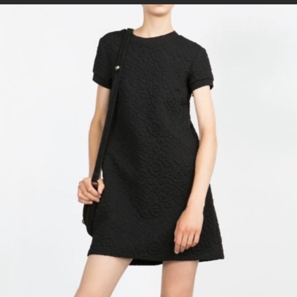 ZARA Black Textured Embossed Floral Design Mini Dress Size XS. Worn twice